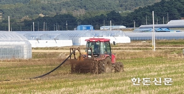전북 남원시는 자원순환농업 활성화와 자연환경보전을 위해 ‘가축분뇨 액비화사업’을 확대 추진한다.