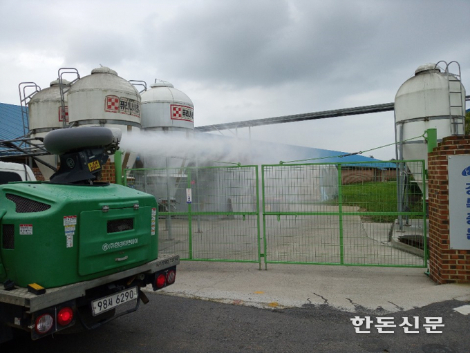 경기도는 야생멧돼지에서 ASF가 지속 검출되고 봄철 영농활동 및 입산객 증가 등으로 양돈농가 ASF 발생위험이 증가함에 따라 행락철 ASF 방역 강화대책을 추진한다.