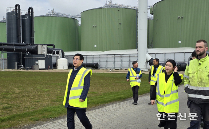 김영록 전남도지사는 최근 덴마크 클립레프에 위치한 SBS(Sustainable Bio Solutions)의 선진 가축분뇨 바이오가스 시설을 시찰했다.