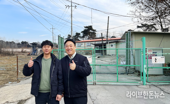 태성한돈 안상균 이사(왼쪽)와 선진 서부BU 김경근 지역부장이 자리를 함께 했다.
