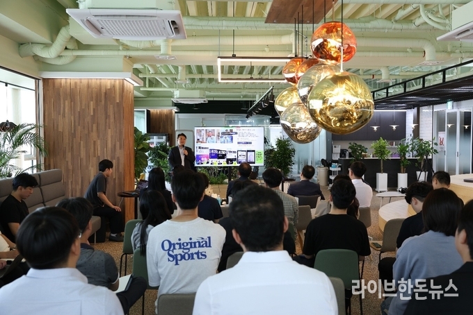 ㈜우성은 최근 동탄지사 라운지에서 AI 시대에 대응한 WOS(Woosung Operating System) 실천 교육을 개최했다.